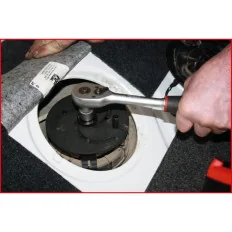 Clé à 3 bras pour trappe de réservoir . diamètre 87-170 mm KSTOOLS 150.9388 | 150.9388