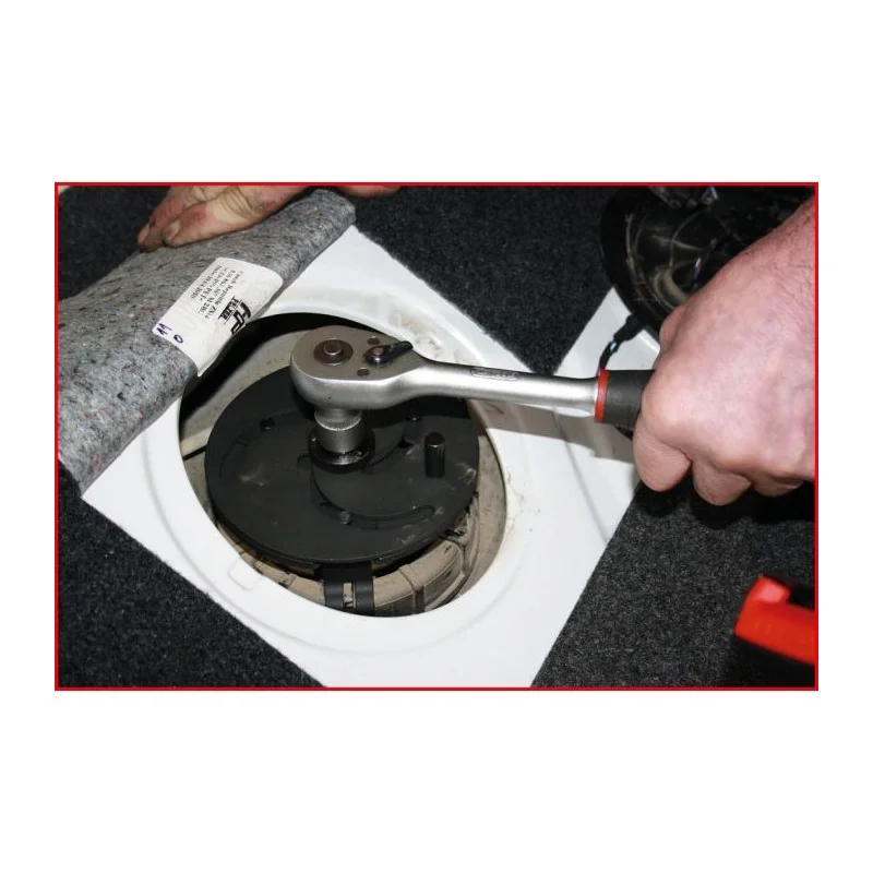 Clé à 3 bras pour trappe de réservoir . diamètre 87-170 mm KSTOOLS 150.9388 | 150.9388