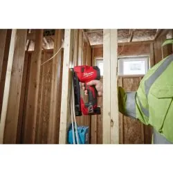 MILWAUKEE AGRAFEUSE ÉLECTRICIEN 12 VOLTS M12 BCST-0