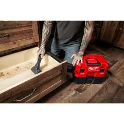 MILWAUKEE ASPIRATEUR EAU ET POUSSIÈRES 12 VOLTS M12 FVCL-0