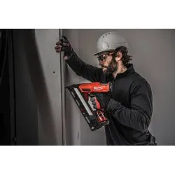MILWAUKEE CLOUEUR DE FINITION 18 VOLTS FUEL M18 FN15GA-0X
