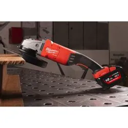 MILWAUKEE MEULEUSE D'ANGLE 230MM 18 VOLTS FUEL ONE KEY M18