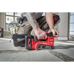 MILWAUKEE PONCEUSE À BANDE 18 VOLTS FUEL M18 FBTS75-0
