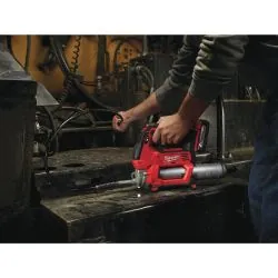 MILWAUKEE POMPE A GRAISSE 18 VOLTS M18 GG-201C 4933440490
