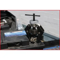 Extracteur à 2 griffes pour bras d'essuie-glaces et cosses de batterie KSTOOLS 700.1190 | 700.1190