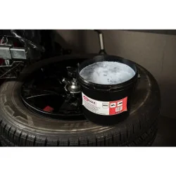 Seau de graisse à pneu noire 5KG KSTOOLS 100.4015 | 100.4015