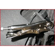 Pince étau pour écrous . 16-27 mm . L.220 mm KSTOOLS 115.1176 | 115.1176