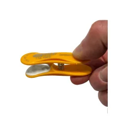 Petite pince isolée en plastique . L.80 mm | Vis bois | Ekibat