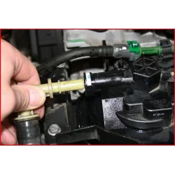 Pince coudée pour conduites de carburant . 0-24 | Pinces & Tenailles |