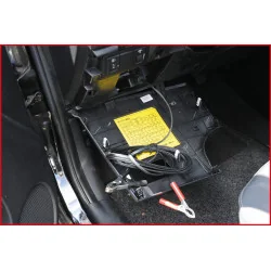 Maintien de tension de bord par prise OBD | Protection antichute | Eki