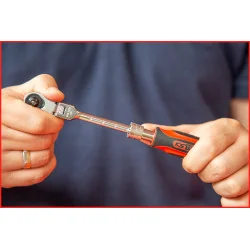 Cliquet téléscopique réversible 1/4'' à tête articulée . | Clés & Doui