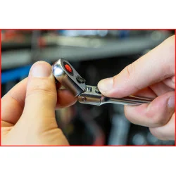 Cliquet téléscopique réversible 1/4'' à tête articulée . | Clés & Doui